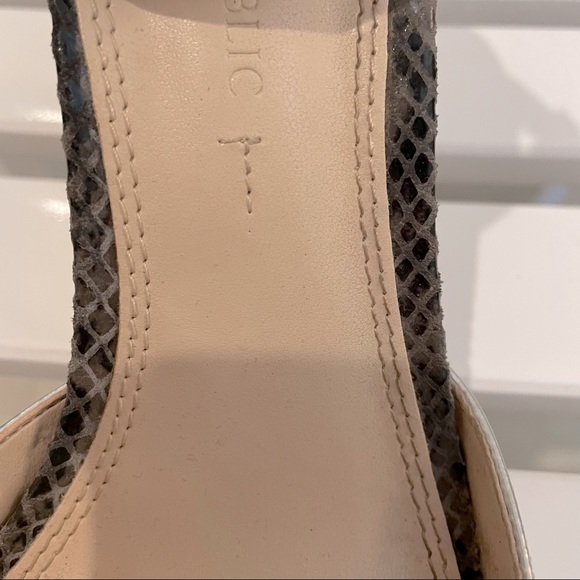 Banana Republic Super Cute and Versatile Tri-color Heels in Size 7.5 - Picture 3 of 7